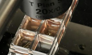 自清洁纳米传感器可持续监测慢性伤口感染