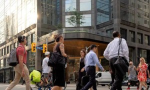 加拿大打工人”跳槽红利”还在！换工作收入涨9.6%，留任只有4.4%！