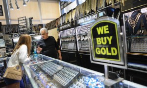 現貨黃金站上5220美元/盎司　黃金股再度走強