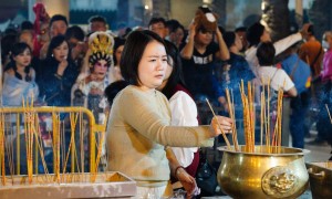 黃大仙祠「頭炷香」今晚開搶！