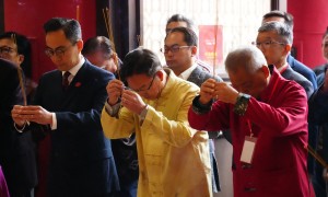 車公廟求籤｜劉業強為港求得第22中籤　連續9年中籤