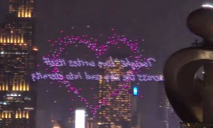 尖沙咀驚現無人機求婚　大批市民捕獲見證浪漫