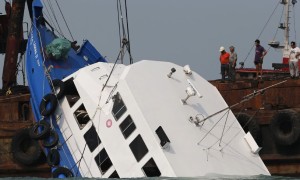 南丫海難死因研訊 死因庭裁定39名死難者「非法被殺」