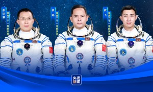 神二十一乘組獲頒功勳獎章