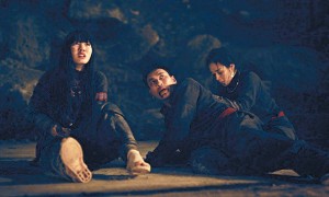越南異色民俗恐怖片《魅魍：血魔》森林實景拍攝