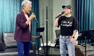 兩大歌后為演唱會綵排默契爆登 陳潔靈發掘葉麗儀潛能
