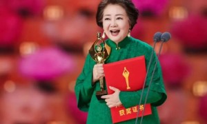 她获奖，惹哭一群顶流女明星