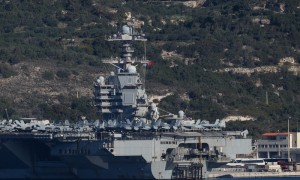 “特朗普以为靠军事震慑中方，然而…”