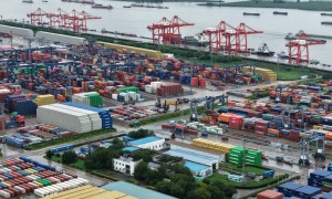 “中方向美方亮明态度：枪已上膛，随时反击”