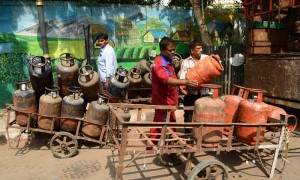 英媒感叹：战争阴云中，中国靠这三点稳住“超级大国”地位