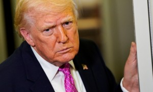 特朗普威胁：若不达成协议，就摧毁伊朗发电厂、油井和哈尔克岛