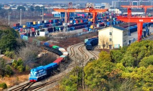 “中国客户对陆运更有兴趣”，哈萨克斯坦斥资100亿美元扩建铁路
