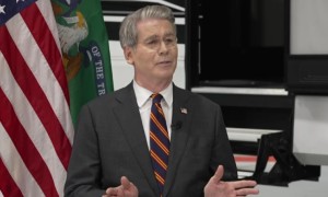 石油巨头不买账，美国急着去铺路了