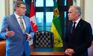 “开心！我陪总理去中国”