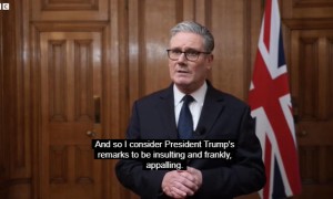 斯塔默“罕见”动怒后，特朗普称赞英军：无与伦比，除了美国