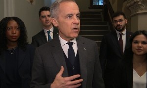 卡尼回怼，特朗普继续自言自语“中国接管加拿大”