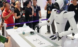 前美国财长顾问：我刚从中国回来，美国没赢