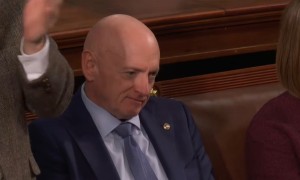 又长又臭、谎话连篇…特朗普的国情咨文说了啥？