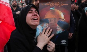 哈梅内伊，被刺杀缠绕的一生