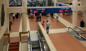 将机场冠以自己名字，特朗普被批“荒谬、讽刺”