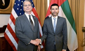 美官员称“阿联酋要求互换货币，威胁改用人民币”，阿联酋否认