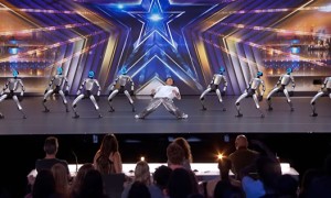 中国机器人登上《美国达人秀》，美国观众的反应“炸了”