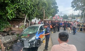 印尼一赛车冲出赛道撞向人群，致7人死亡9人重伤