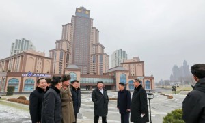 朝鲜“万套住宅”震撼亮相，金正恩现场感叹：5年辛苦没白费