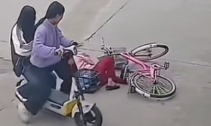 初中女生扶老人遭索赔22万，原告撤诉