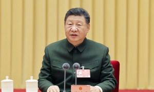 习近平出席解放军和武警部队代表团全体会议