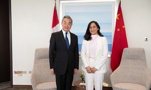 王毅：希望加方坚定恪守一个中国原则