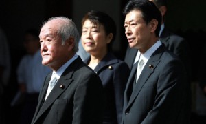 极其恶劣！自民党“四驾马车”集体拜鬼