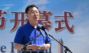 驻美大使谈“赛考斯”与殷玉珍重逢：两国人民携手可以把世界建设得更美好