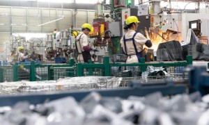企业重新审视“中国+1”：一旦出现危机，还得靠中国工厂