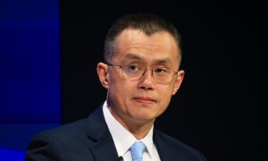 華人首富身家千億美元衝浪失聯  本人親自辟謠