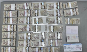 華人在機場海關出境攜帶31萬加元現金被查