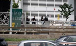 全國各地數千警員送別滿地可殉職警員 市民沿途致意