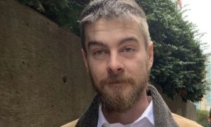 曾朝特魯多扔石子的男子又威脅卡尼