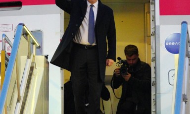 斯塔默开启访华行程：不能再让中英关系“从黄金时代骤降至冰河时代”