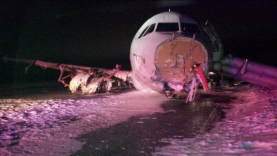 加航驚險迫降25人受傷! 雪中苦等救援獲賠1807萬